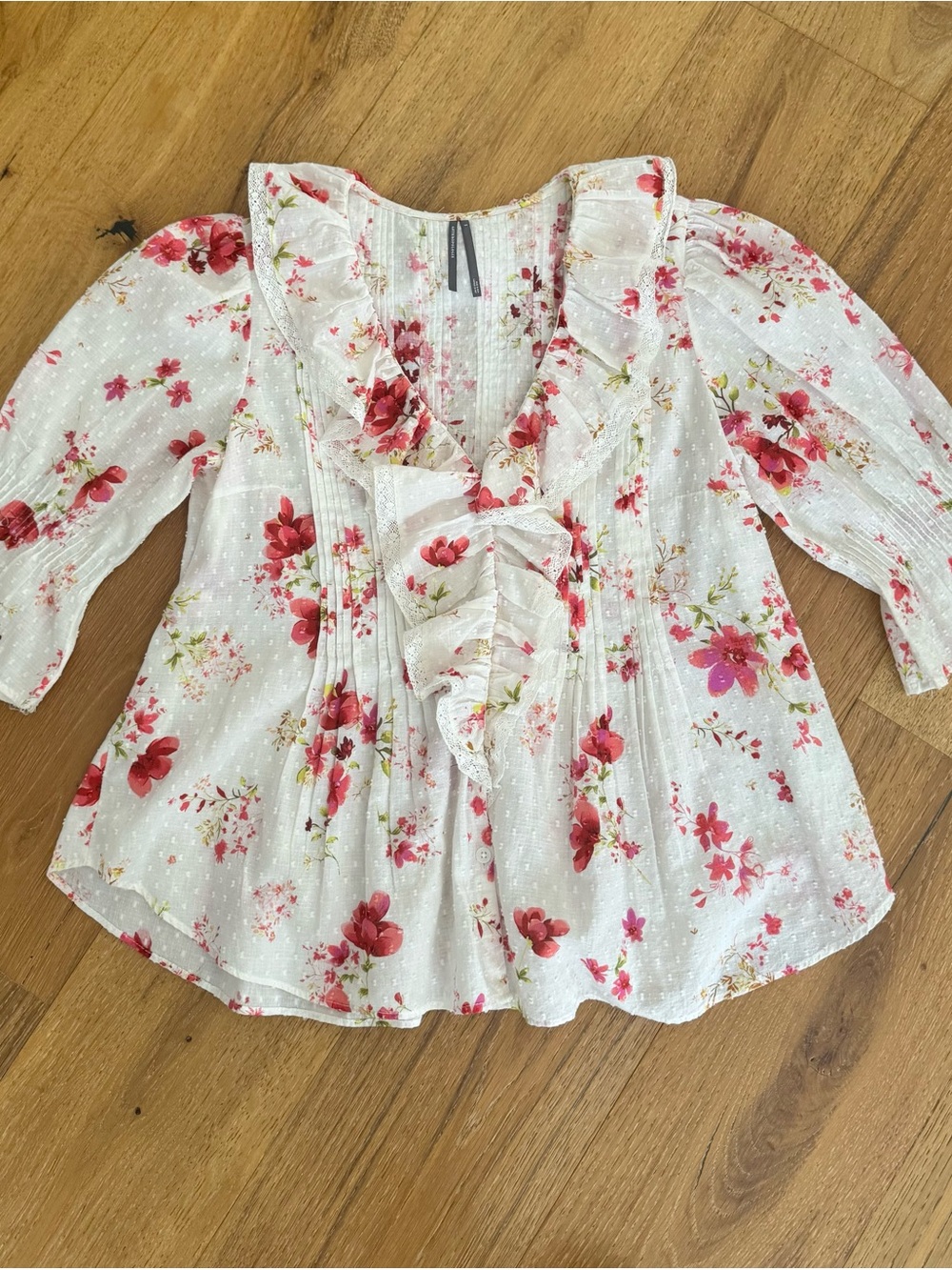 Ladies ' White Floral Ruffle Blouse